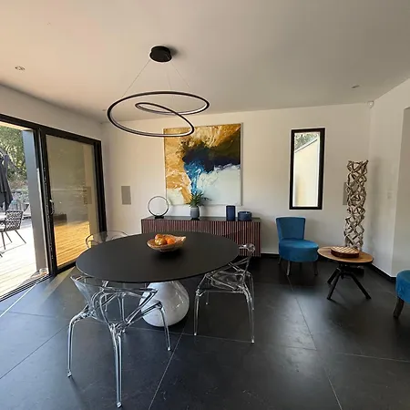 Villa, 700 M Hyères