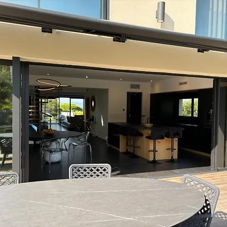 Villa, 700 M Hyères